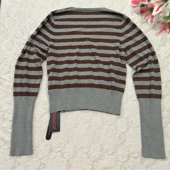 NWT Romwe - V-Neck Gray & Brown Striped Long Sleeve Henley Sweater Large - Picture 2 of 7